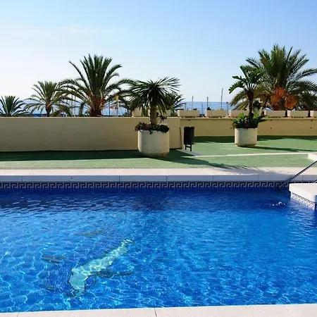 Beautiful 2-Bed Apartment In Estepona With Seaview