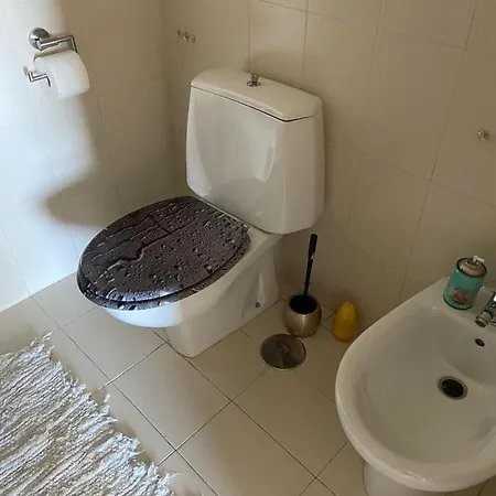 Beautiful 2-Bed Apartment In Estepona With Seaview *